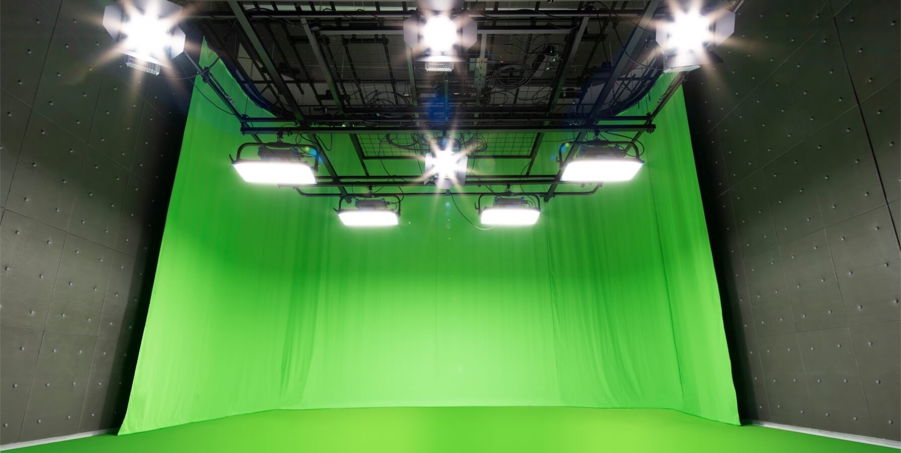 STUDIO 1 グリーンバック