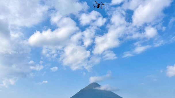 【ドローン撮影】農機具(種まき機)のプロモーション動画でドローン空撮の演出を