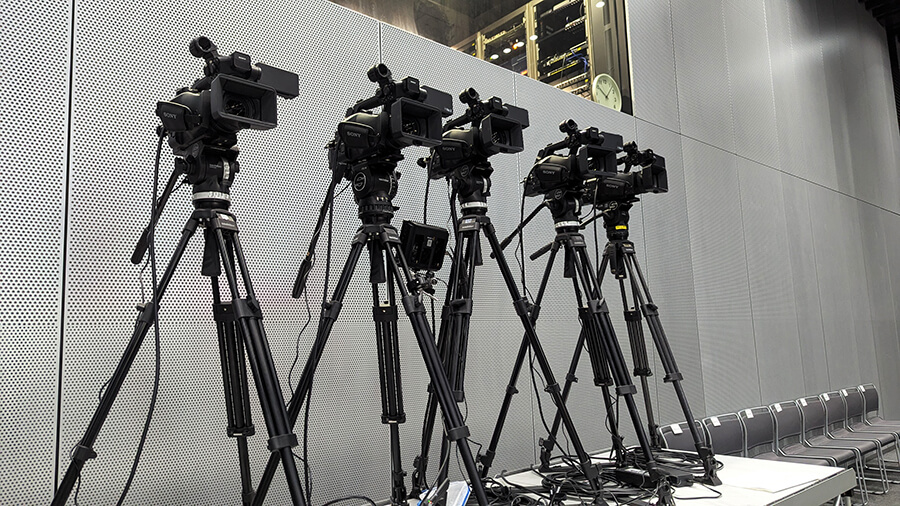 【ライブ配信】講演会イベント配信の撮影スタッフ・機材が充実