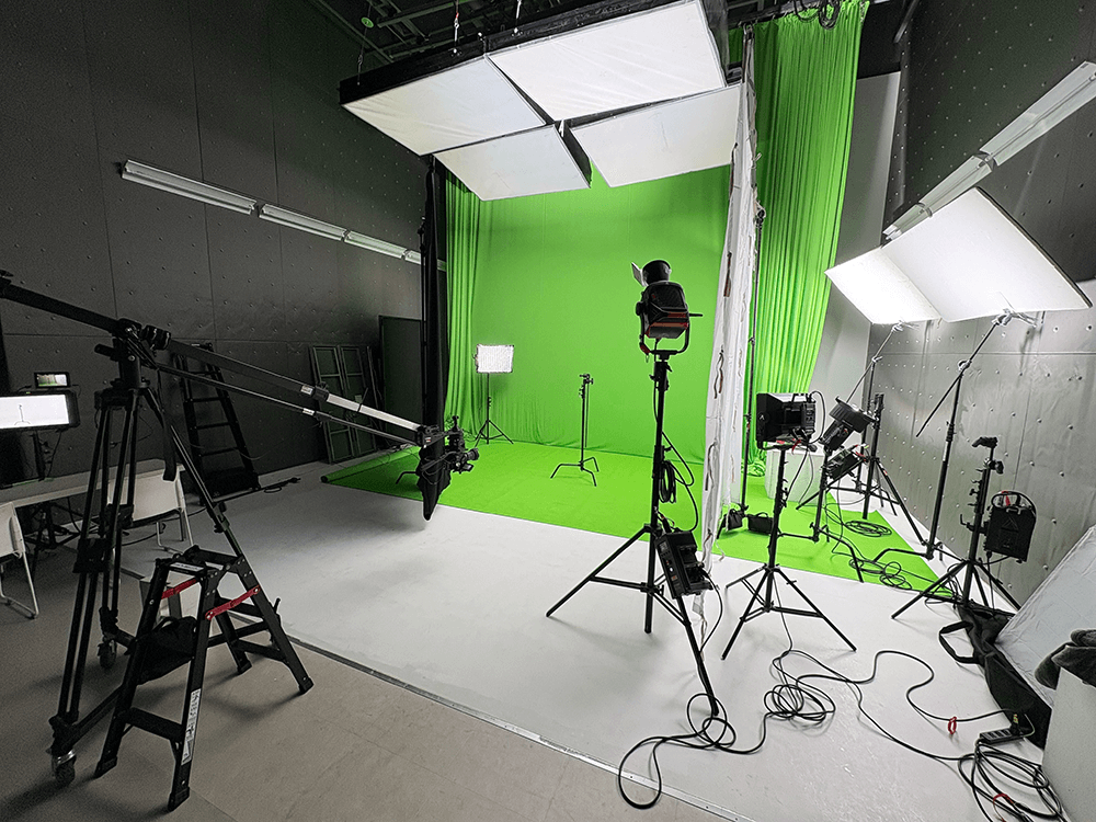 【クロマキースタジオ】ジブアームを用いたダイナミックなグリーンバック撮影