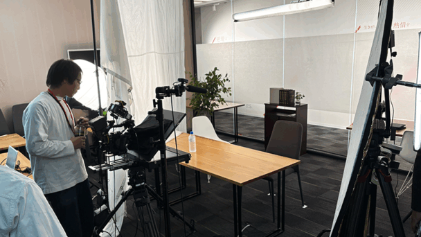 【ロケ撮影】プロンプターを活用したプロモーション映像の収録現場
