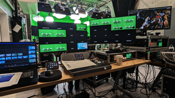 【ライブ配信スタジオ】Vizのバーチャル背景を活用した疑似バーチャルプロダクションでのクロマキー合成