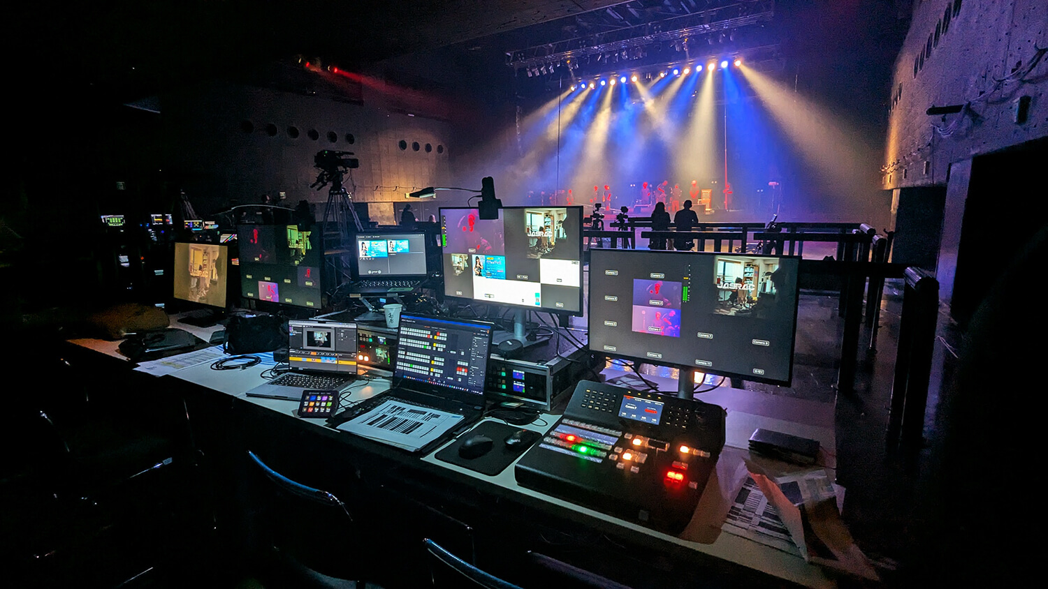 【ライブ配信】エンタメ企業の音楽ライブ配信をカメラ11台で担当した事例